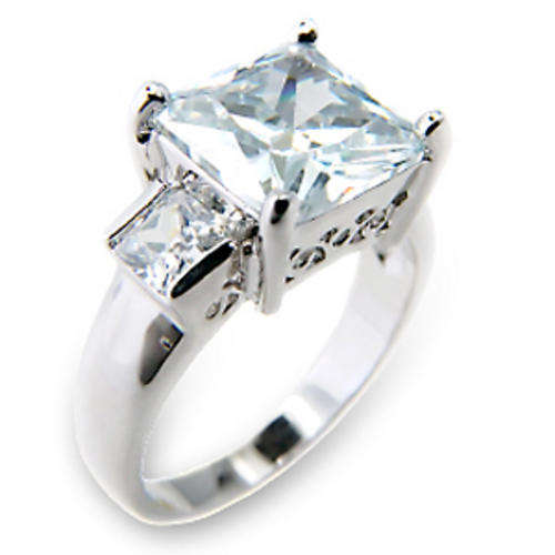 PRONG SETTING PRINCESS CUT RING SIZE 8