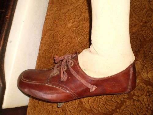 Antique Prosthetic Full Leg With Leather Shoes And Stocking Bendable At The Knee