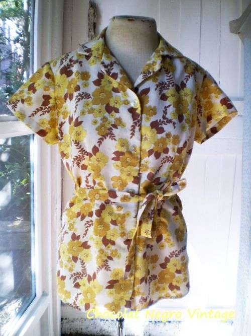 Original 1970s Vintage Floral Ladies Top With Belt Size 10 to 12 very good condition