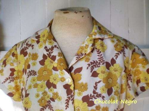Original 1970s Vintage Floral Ladies Top With Belt Size 10 to 12 very good condition