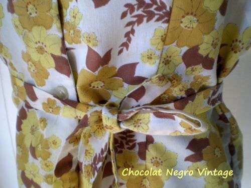 Original 1970s Vintage Floral Ladies Top With Belt Size 10 to 12 very good condition