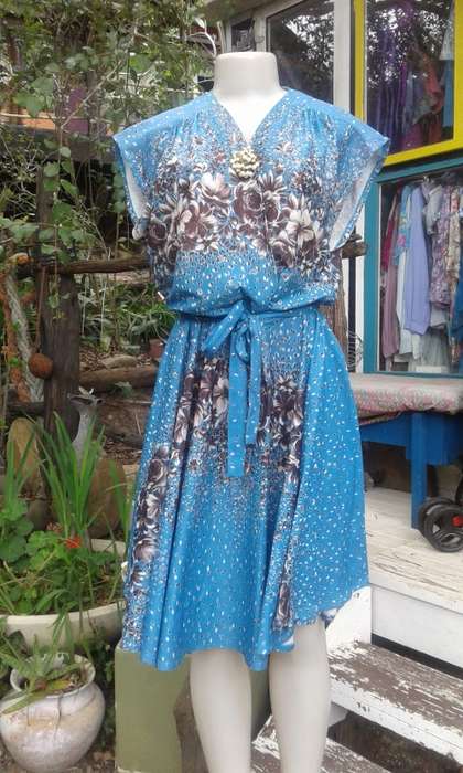 Vintage 1970s Dress Blue Flower Pattern Size 16
