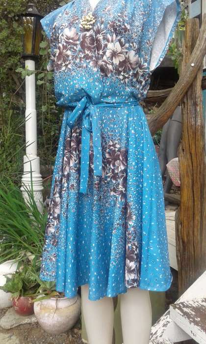 Vintage 1970s Dress Blue Flower Pattern Size 16