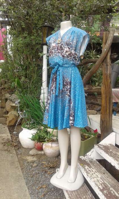 Vintage 1970s Dress Blue Flower Pattern Size 16