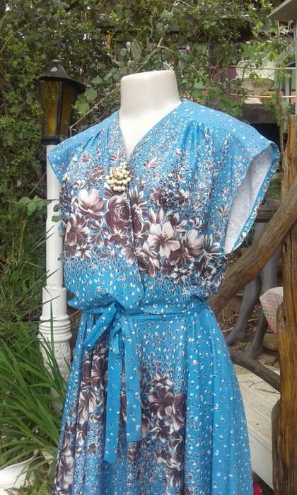 Vintage 1970s Dress Blue Flower Pattern Size 16