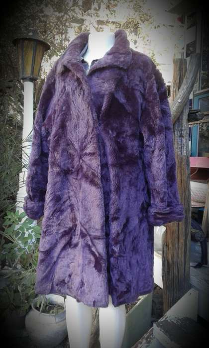 Vintage Elegant Deep Purple Plum Faux Fur Coat Size 40 Excellent Condition ( will fit 14 to 16)