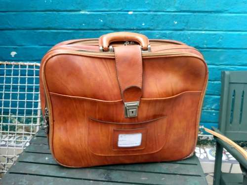 Fantastic Vintage Brown Vinyl SAL/SAA Pilot`s Cabin Luggage Bag