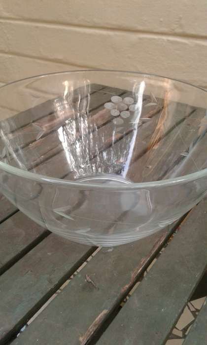 Vintage 1940s Handcut Grapes And Leaves Crystal Glass Bowl