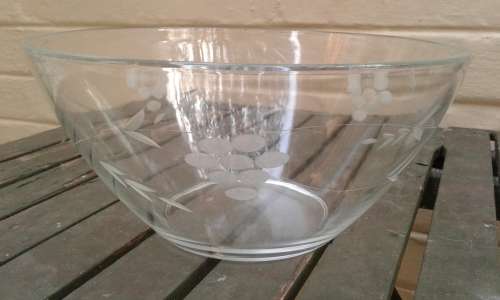 Vintage 1940s Handcut Grapes And Leaves Crystal Glass Bowl
