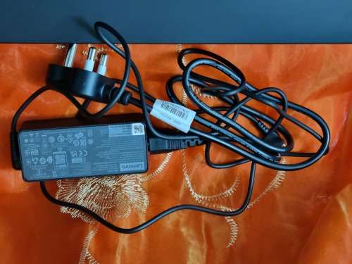 **EXCELLENT**LENOVO T580**8th GEN i5**16GB DDR4**256 SSD**15.6` FULL HD**