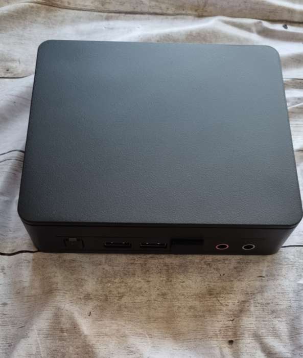 Intel nuc 11 micro pc, 128gb, nvme ssd, 8 Gb ram