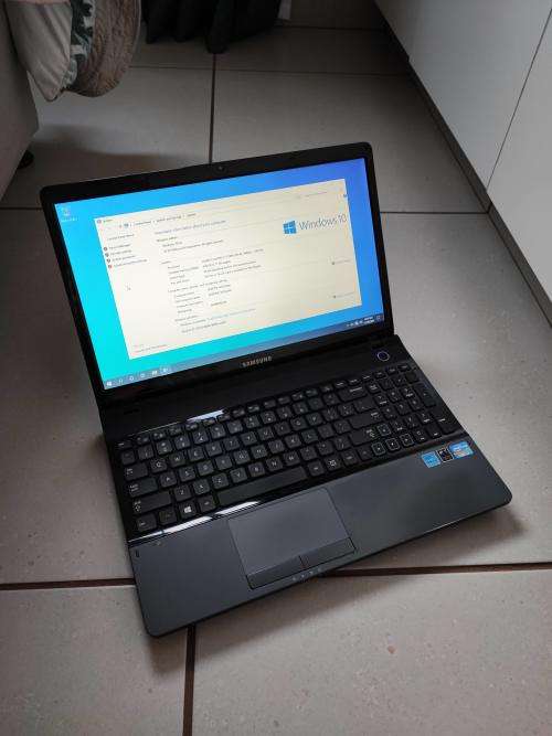 Samsung i3 Laptop