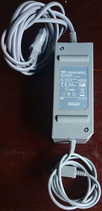 White Wii Console, Original remote & Accessories