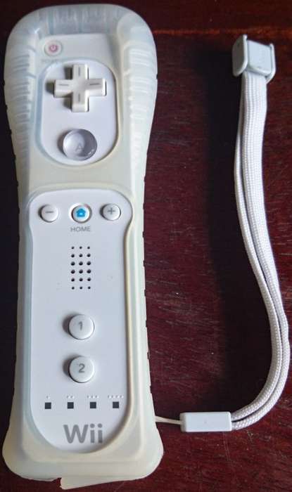 White Wii Console, Original remote & Accessories