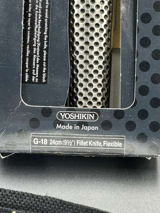 GLOBAL G-18 FILLETING KNIFE 24CM