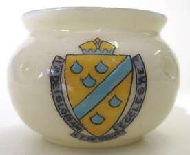Heraldic ware / crested china: Corona