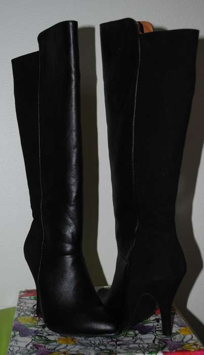 STUNNING 2 TONE BLACK BOOTS - SIZE 5