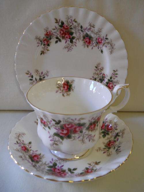 Royal Albert   ''Lavender Rose''  Trio.