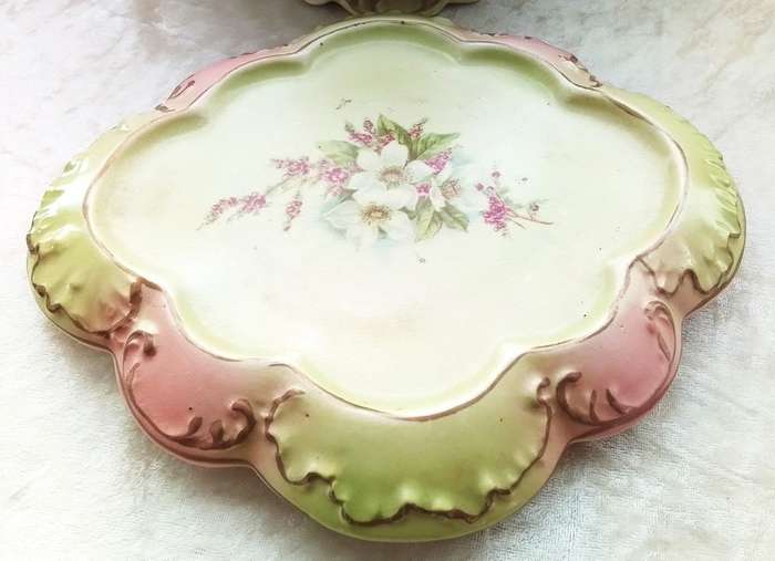 Victorian  Tea  Pot on  Stand