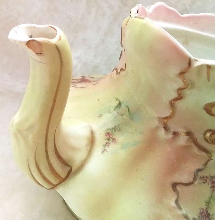 Victorian  Tea  Pot on  Stand
