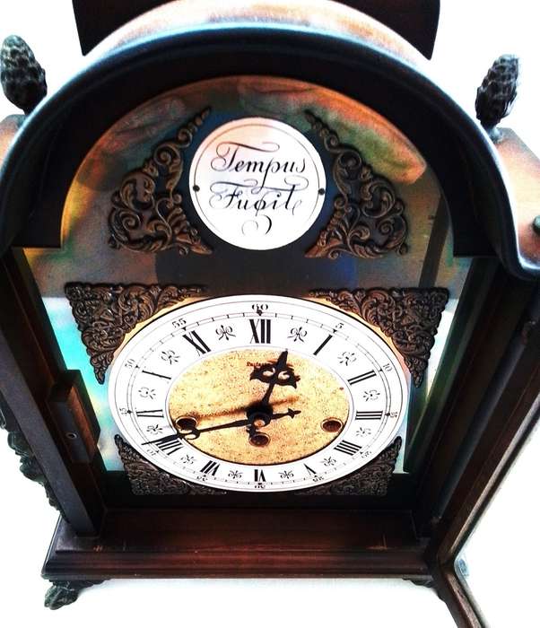 Tempus   Fugil  Bracket  Clock