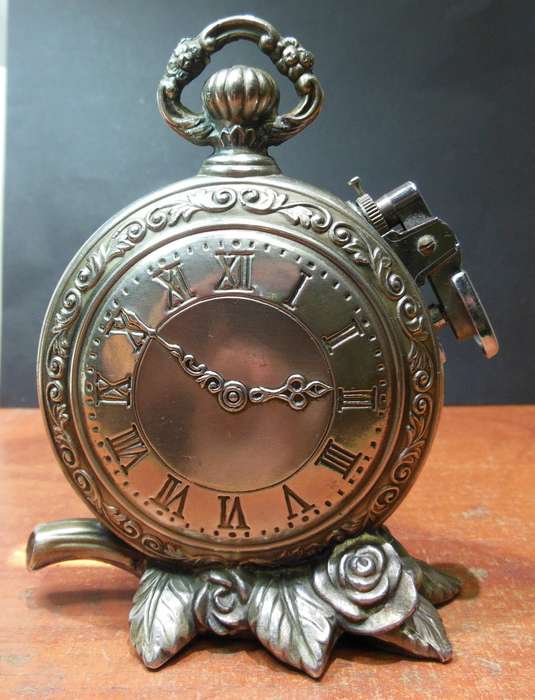 *CRAZY R1 START* Table top lighter in the form of a pocket watch