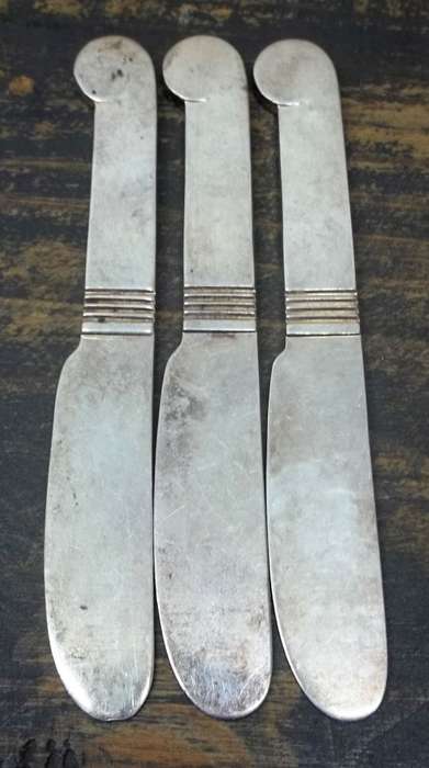 *CRAZY R1 START* Set of 3 Pate Knives by Christofle