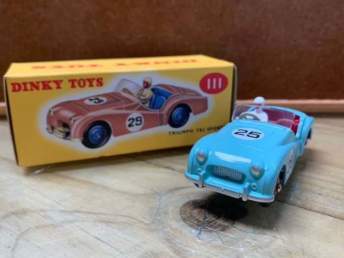 DINKY TOYS Triumph TR2 Sports - China