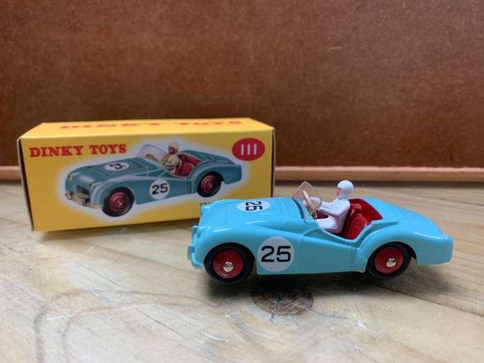 DINKY TOYS Triumph TR2 Sports - China