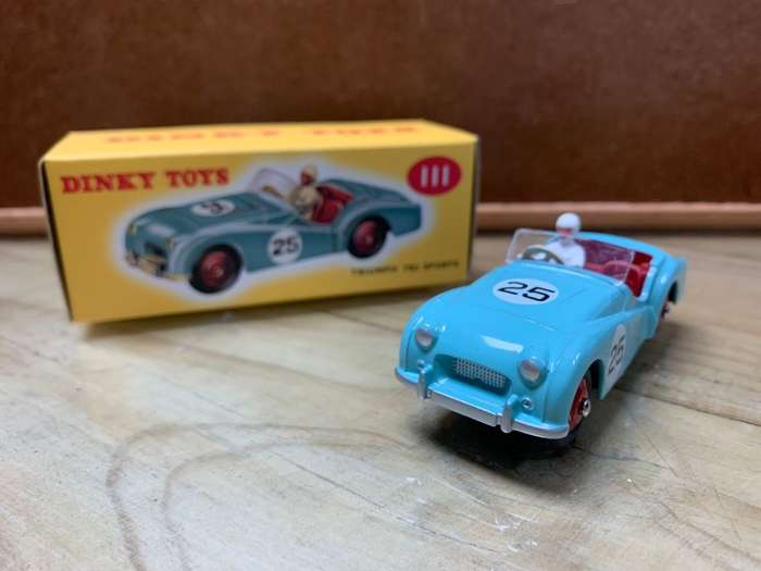 DINKY TOYS Triumph TR2 Sports - China