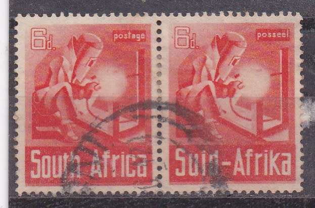 Union of SA 1941-42 large war effort issue 6d pair FU