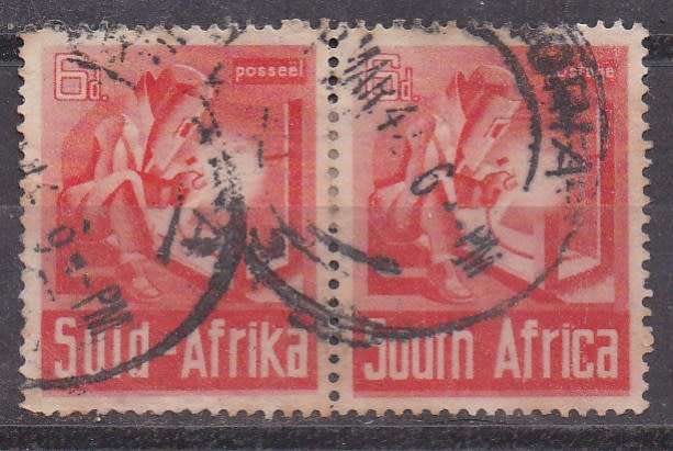 Union of SA 1941-42 large war effort issue 6d pair FU
