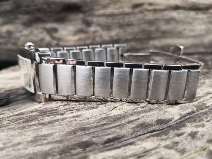 Montblanc Ladies Profile Quartz 24mm x 31mm
