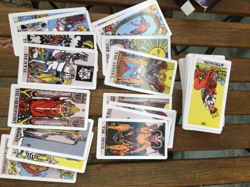 WOW !!! AN AWESOME DECK OF TAROT CARDS