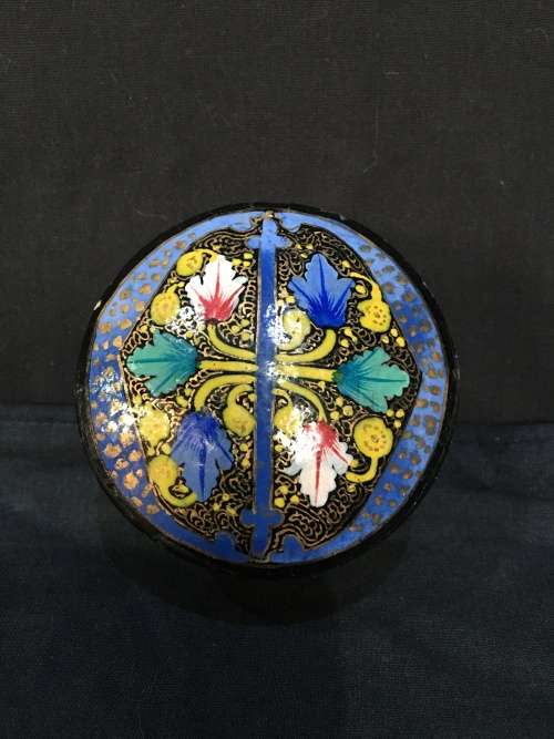 STUNNING SMALL PAPER MACHE HAND PAINTED TRINKET BOX
