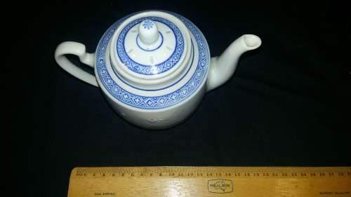 Beautiful Vintage Chinese Rice Design Large Blue and White Tea Pot