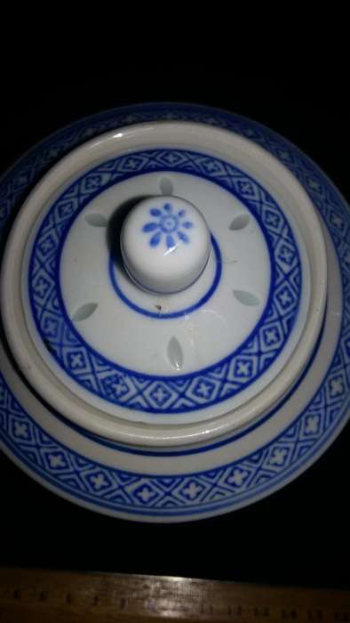 Beautiful Vintage Chinese Rice Design Large Blue and White Tea Pot