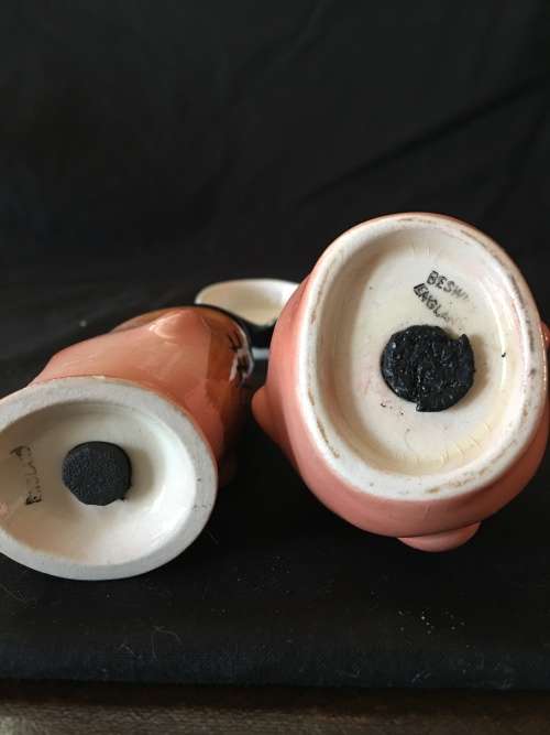 WOW !!! VERY RARE BESWICK LAUREL AND HARDY SALT AND PEPPER SHAKERS ON A BOW TIE TRAY