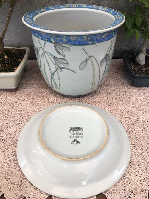WOW !!! STUNNING LARGE HAND PAINTED CERAMIC PLANTER WITH DRIP TRAY BY LINTURN TRADING POTTERY marked