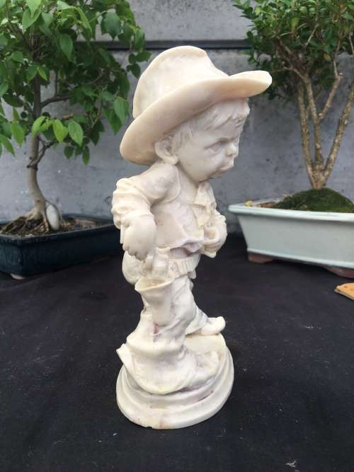 WOW !!! STUNNING LE RON STYLE RESIN STATUE OF A YOUNG COWBOY IN BAD MOOD