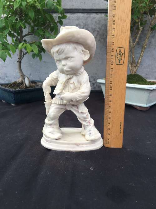 WOW !!! STUNNING LE RON STYLE RESIN STATUE OF A YOUNG COWBOY IN BAD MOOD