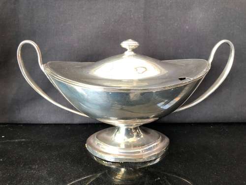 WOW !!! STUNNING SILVER PLATED LIDDED TWIN HANDLED SAUCE BOAT WITH THE INNER LINER
