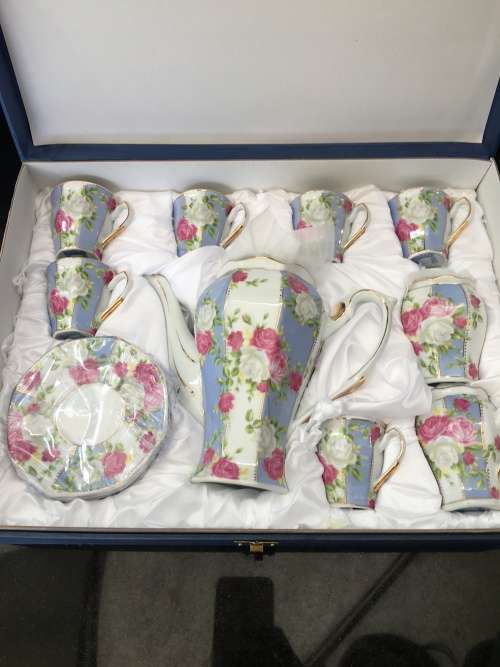 Stunning Vintage German Limited Edition Royal Bavaria Gift Boxed Victorian Style Coffee Set.