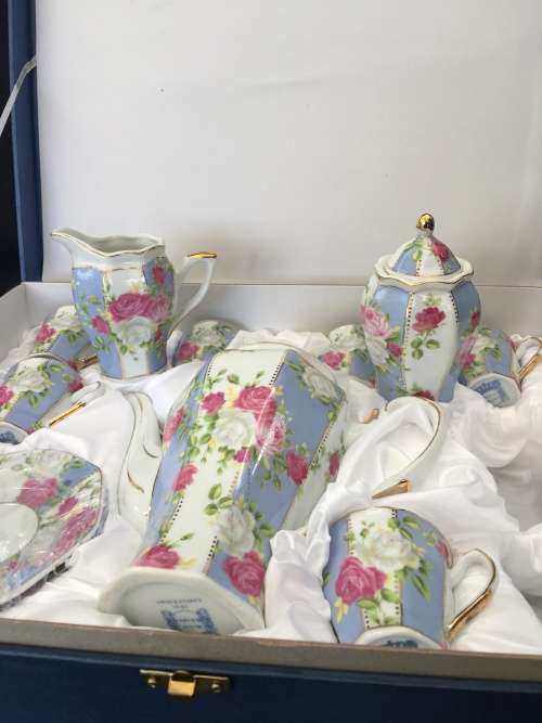 Stunning Vintage German Limited Edition Royal Bavaria Gift Boxed Victorian Style Coffee Set.