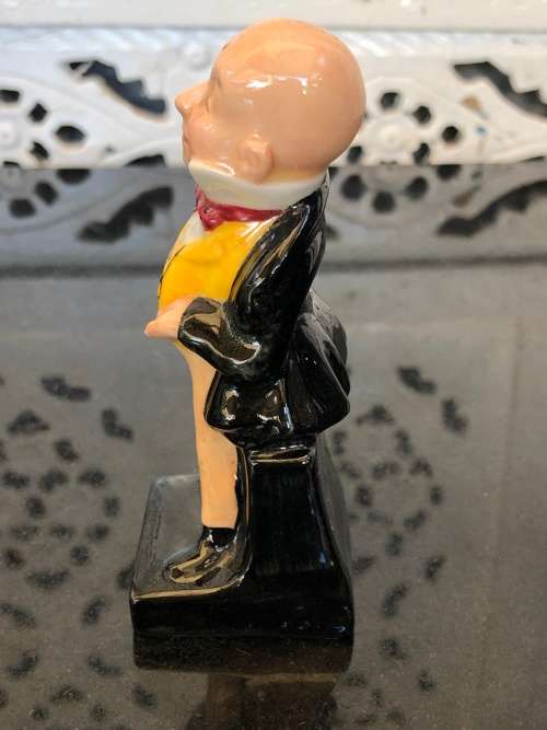 CLEARANCE !!!!  ROYAL DOULTON FIGURINE "MICAWBER" M42 (1932- 1983) BY LESLIE HARRADINE