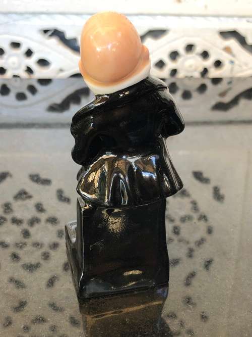 CLEARANCE !!!!  ROYAL DOULTON FIGURINE "MICAWBER" M42 (1932- 1983) BY LESLIE HARRADINE