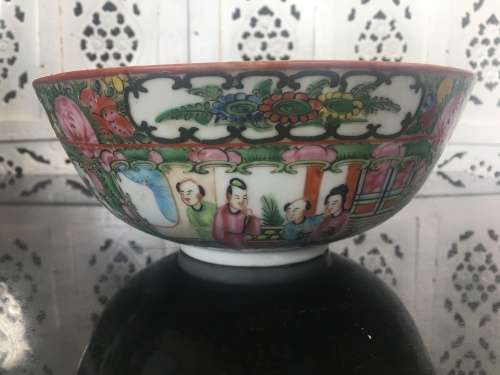 Antique Chinese Export Famille Rose Medalion Canton Porcelain 20 cm Bowl  Marked China