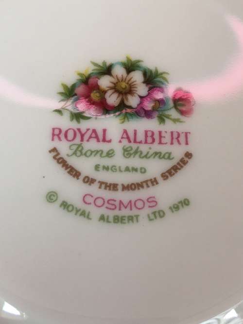 Royal Albert 1970s October - Flower of the Month Series "Cosmos " Tea Trio