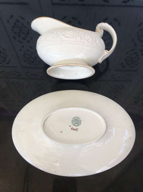 Large Vintage?Antique Wedgwood Petricia USA DES Pat 74009 Barlaston Gravy Dish on Plate