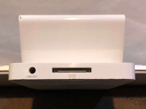 APPLE IPAD 2 MODEL A1395 WITH A KEYBOARD DOCK A1359 - BOTH FOR SPARES